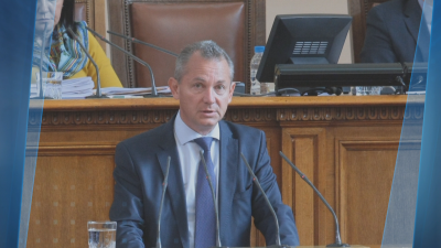 Правителството ще предложи на президента да освободи от поста председателя