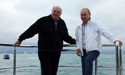 Лукашенко предоставил на Путин подробна информация за отклонения самолет (СНИМКИ)