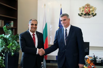 Министър председателят Стефан Янев проведе среща с посланика на държавата Палестина