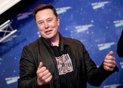 Хакерската група Anonymous обвини създателя на компаниите SpaceX и Tesla