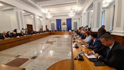 Със заповеди на министър председателя Стефан Янев са назначени нови четирима