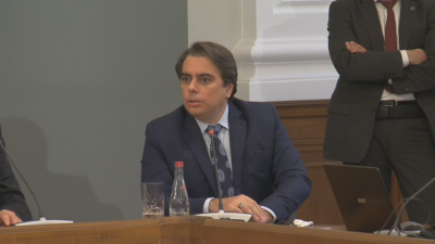 Асен Василев: Заварихме липса на контрол при договори и поръчки, системно несъбиране на данъци в НАП
