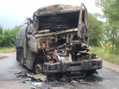 Катастрофа между два товарни автомобила затвори пътя Чирпан Стара