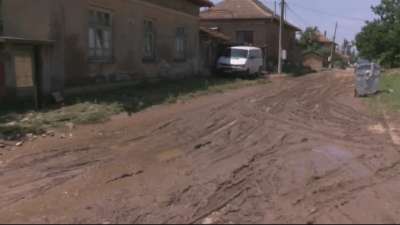 Нов порой в Горна и Долна Оряховица, десетки къщи са наводнени