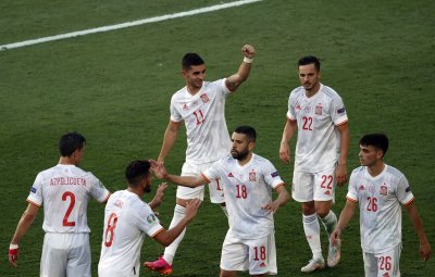 Испания разгроми Словакия и ще играе срещу Хърватия на 1/8-финалите