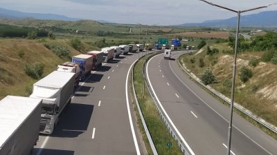 МВнР работи за нормализиране трафика на границата с Гърция