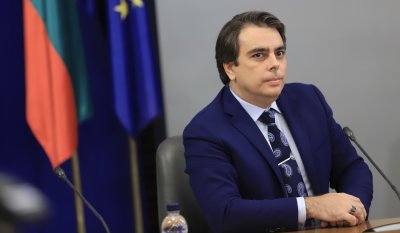 Служебният финансов министър Асен Василев започва серия от обществени консултации
