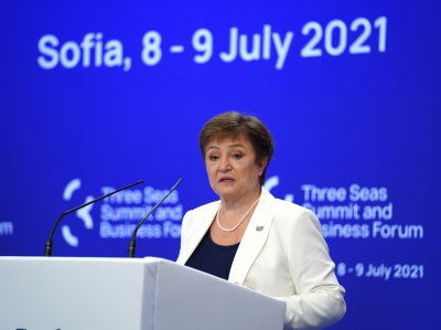 Управляващият директор на Международния валутен фонд Кристалина Георгиева дава пресконференция