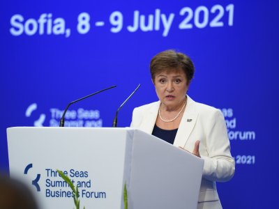Кристалина Георгиева: До 2025 г. се предвижда участниците в "Три морета" да растат с 1,2% по-бързо