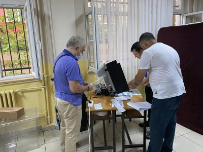 От нашите пратеници в Турция: В 7 ч. отвори първата избирателна секция в Истанбул