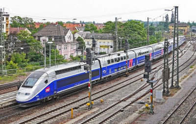 МВнР: Стачки във Франция ще засегнат движението на влакове и самолети