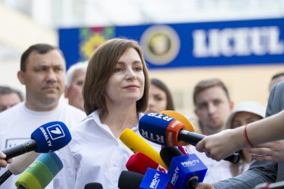 След парламентарните избори в Молдова: Партията на президентката Санду печели вота