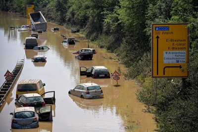180 са вече загиналите при наводненията в Западна Европа Най силно
