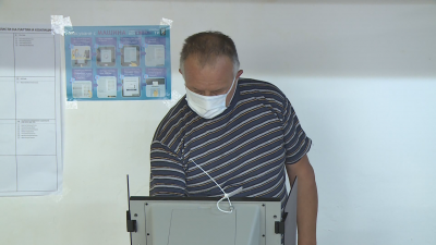 Избирателната активност в Сърница към 11 ч. е 13%