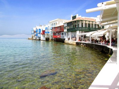 Забраниха музиката в заведения и барове на остров Миконос