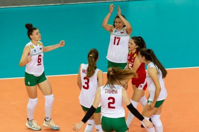 Девойките с втора поредна чиста победа на Европейското по волейбол