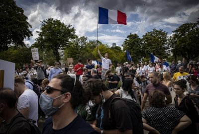 От Сидни до Париж: Неваксинирани искат "свобода"