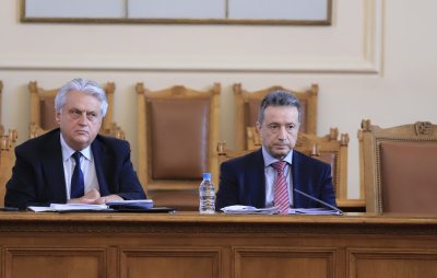 Изслушаха министрите Бойко Рашков и Янаки Стоилов в парламента (ОБЗОР)