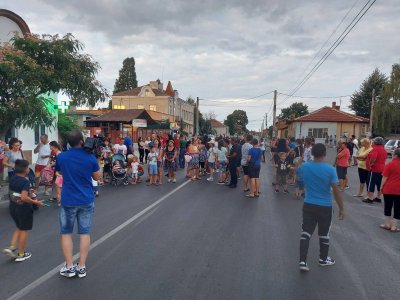 Нова блокада на пътя в село Братаница, където полицай прегази 8-годишно дете
