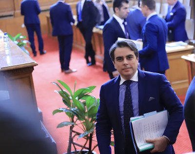 Асен Василев: Държавата все още не е събрала 556 млн. лв. от невнесени такси за хазарт
