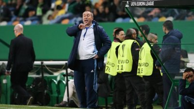 Спрягат Станимир Стоилов за треньорския пост в Ростов