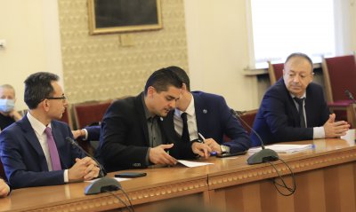 "Има такъв народ" и "БСП за България" обсъждат съдебната реформа на експертна среща