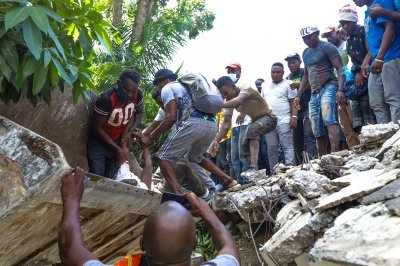 Мощен трус от 7,2 по Рихтер в Хаити - има стотици жертви и разрушения (Видео)