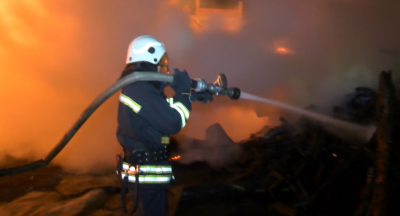 Огромен пожар пламна във велинградското село Кръстава До ранните часове