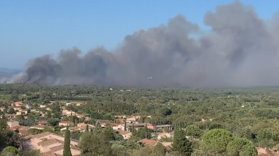 430 пожарникари и 10 самолета гасят мащабен пожар в департамента