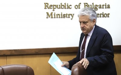 Служебният вътрешен министър Бойко Рашков заподозря държавното обвинение в опит