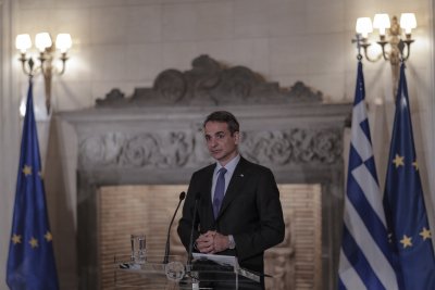 Мицотакис се извини за слабостите в битката с пожарите в Гърция