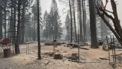 Гори пожарът Дикси: 8 души са в неизвестност в Калифорния