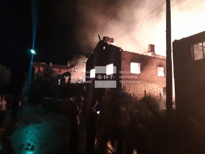 Голям пожар гори във велинградското село Кръстава По информация на