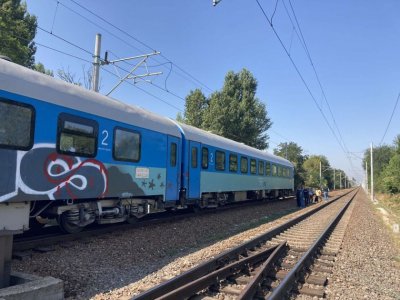 Огромно закъснение на бързия влак София Бургас Прегазен мъж стана