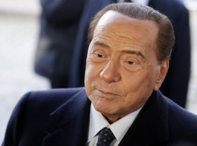 Бившият италиански премиер Силвио Берлускони е бил приет в четвъртък