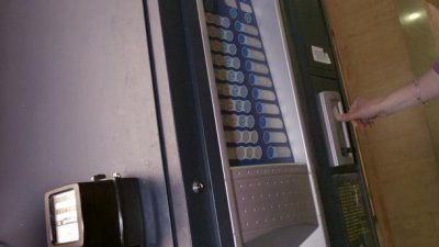 Млад мъж е задържан за серия кражби от кафе вендинг автомати
