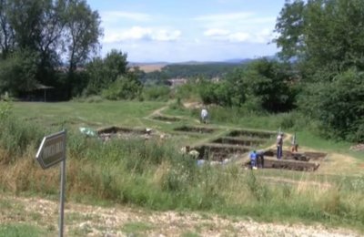 Ценна римска подова мозайка и десетки артефакти са открили археолозите