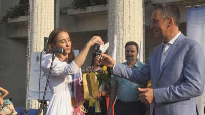 Златното момиче на Бургас олимпийският шампион Стефани Кирякова пристигна
