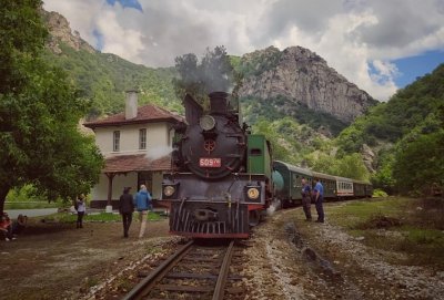 В почивните дни: БДЖ организира пътуване с парен локомотив по теснолинейката