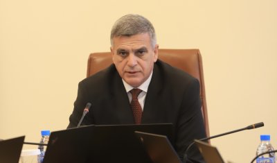 Премиерът Стефан Янев поздрави българския народ по повод Деня на