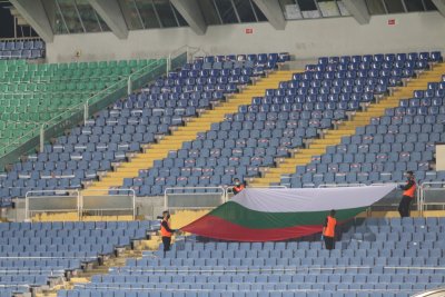 Затягат мерките в спорта: Затваряне на стадионите или 50% публика с ваксина