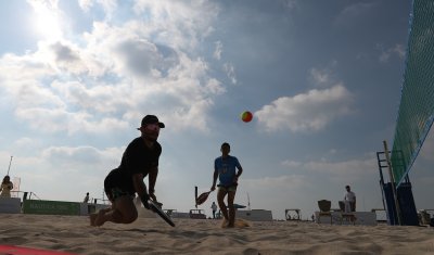 България има смесена двойка на 1/8-финалите от Европейското по плажен тенис