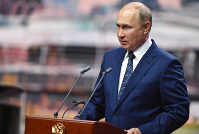 Руският президент Владимир Путин се самоизолира след като случаи на