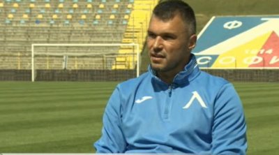 Валери Божинов се извини на играчите на Левски