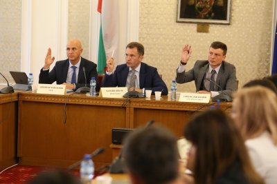 Ахмед Доган е извикан на изслушване в комисията "Росенец"