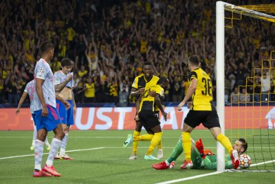 Манчестър Юнайтед отпадна от Купата на лигата, Челси се измъкна след дузпи