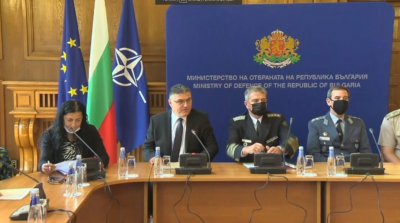 Министърът на отбраната Георги Панайотов представя отчет на резултатите от