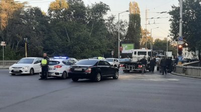 Челна катастрофа с автомобил на НСО в района на Спортната палата в София