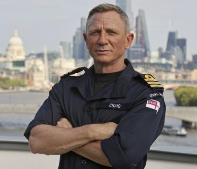 Даниел Крейг е провъзгласен за почетен командир в Кралския флот