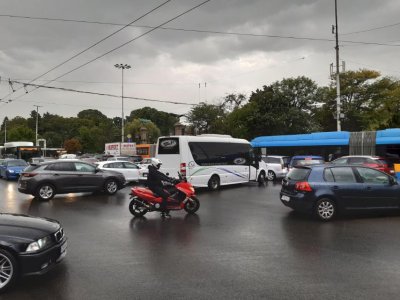 Катастрофа с мотор предизвика голямо задръстване по "Цариградско шосе" в София (СНИМКИ)